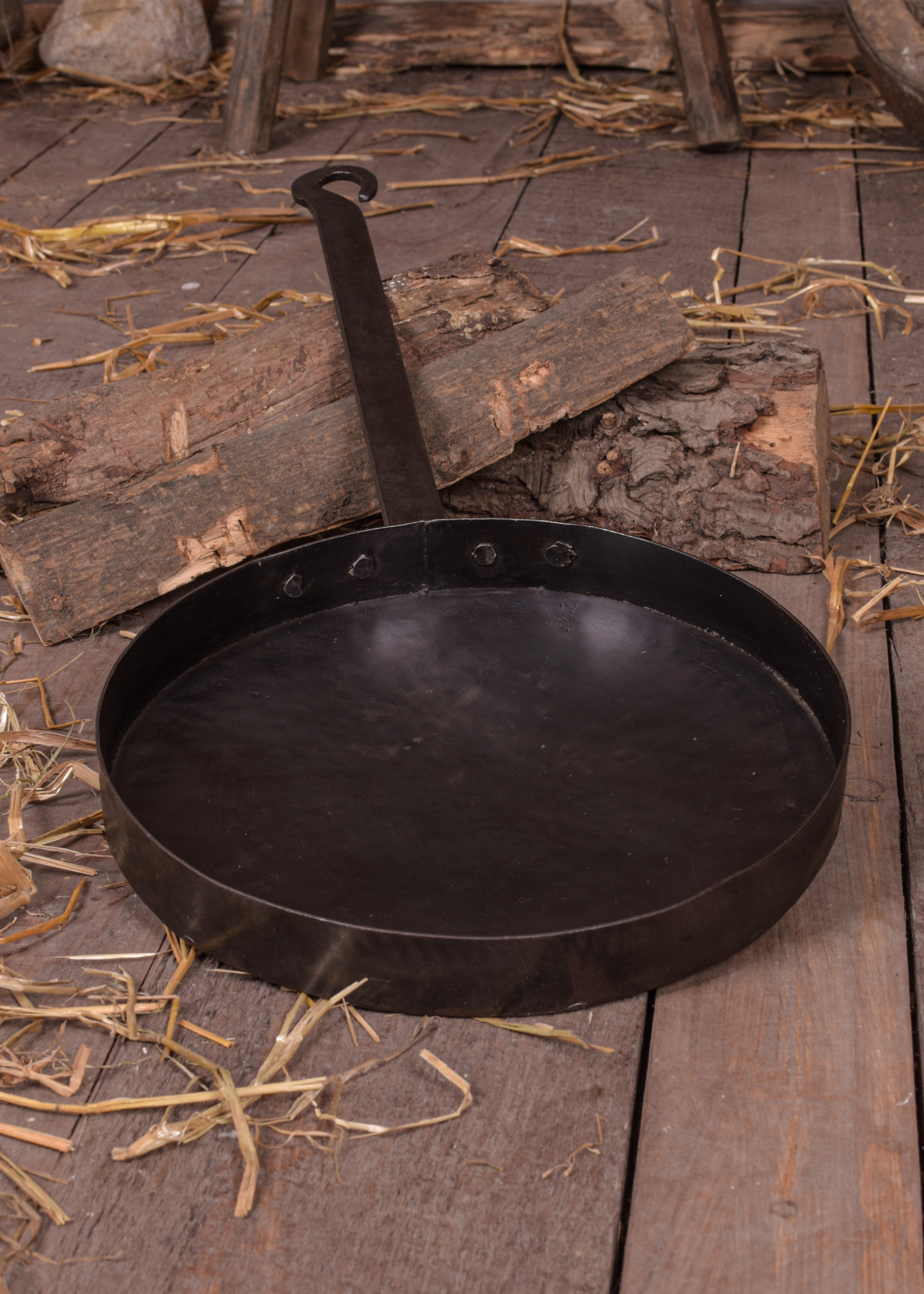 Rustic Frying Pan with long handle, Iron Pan, Skillet, Medieval, Middle  Ages